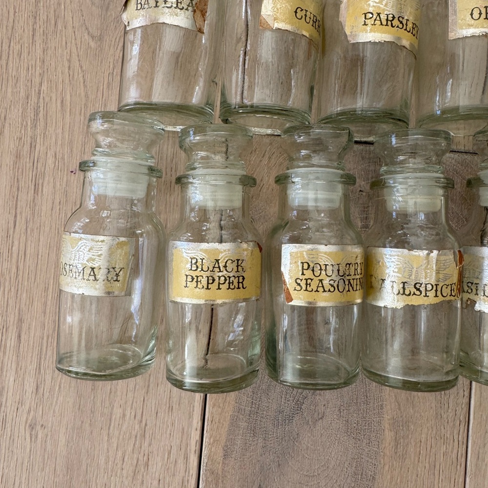 Unique Vintage Glass Spice Jars with Gold Labels - Picture 3 of 5